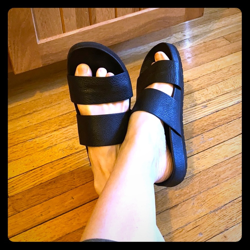 Vince Sandals